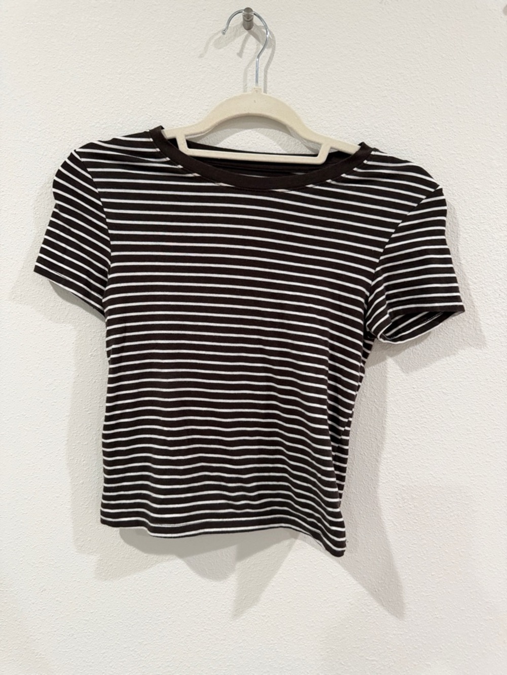 Old Navy Black and White Striped Short Sleeve Tee